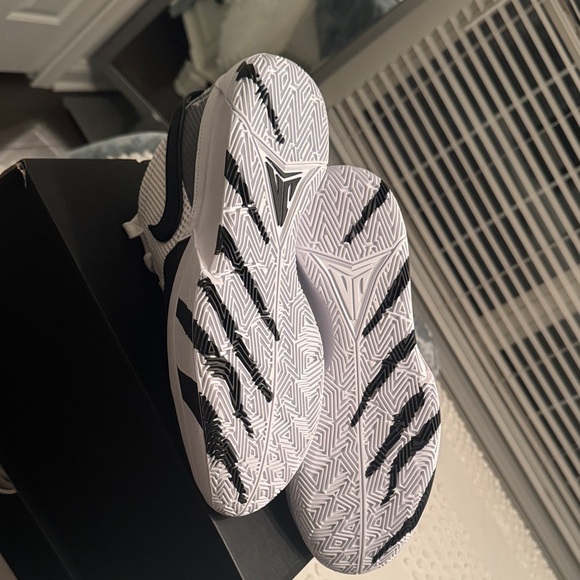 New Nike Men’s - never worn without box - Ja 1 scratch 2.0 size 8.5 - Picture 5 of 5